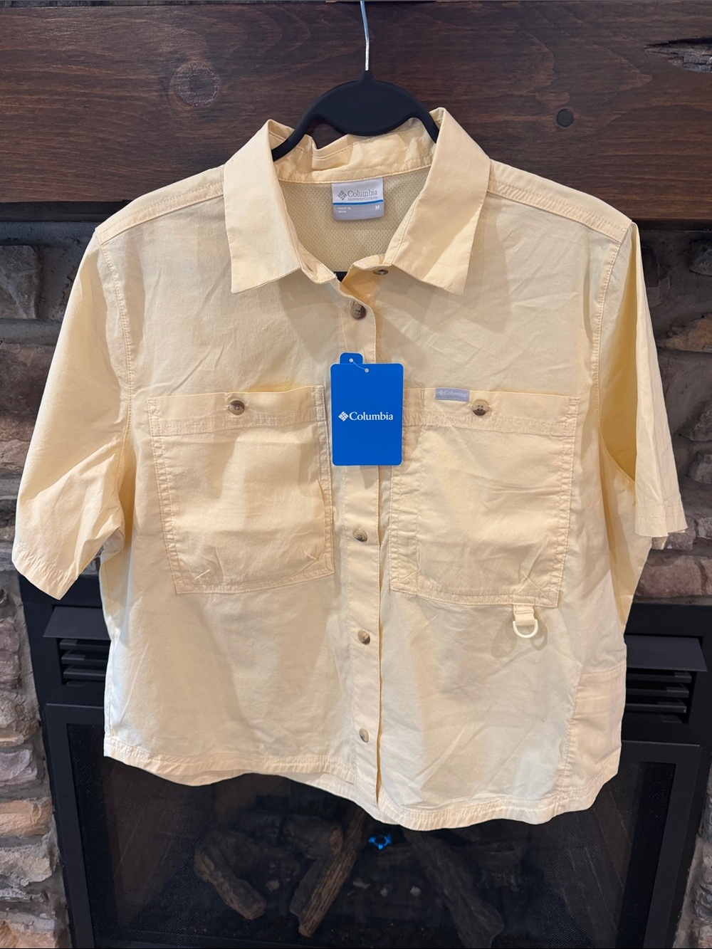 Columbia women’s  Short-Sleeve Fishing Shirt - Pale Yellow